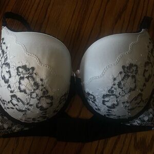 Victoria's Secret Black and Cream Floral Lace Bra
